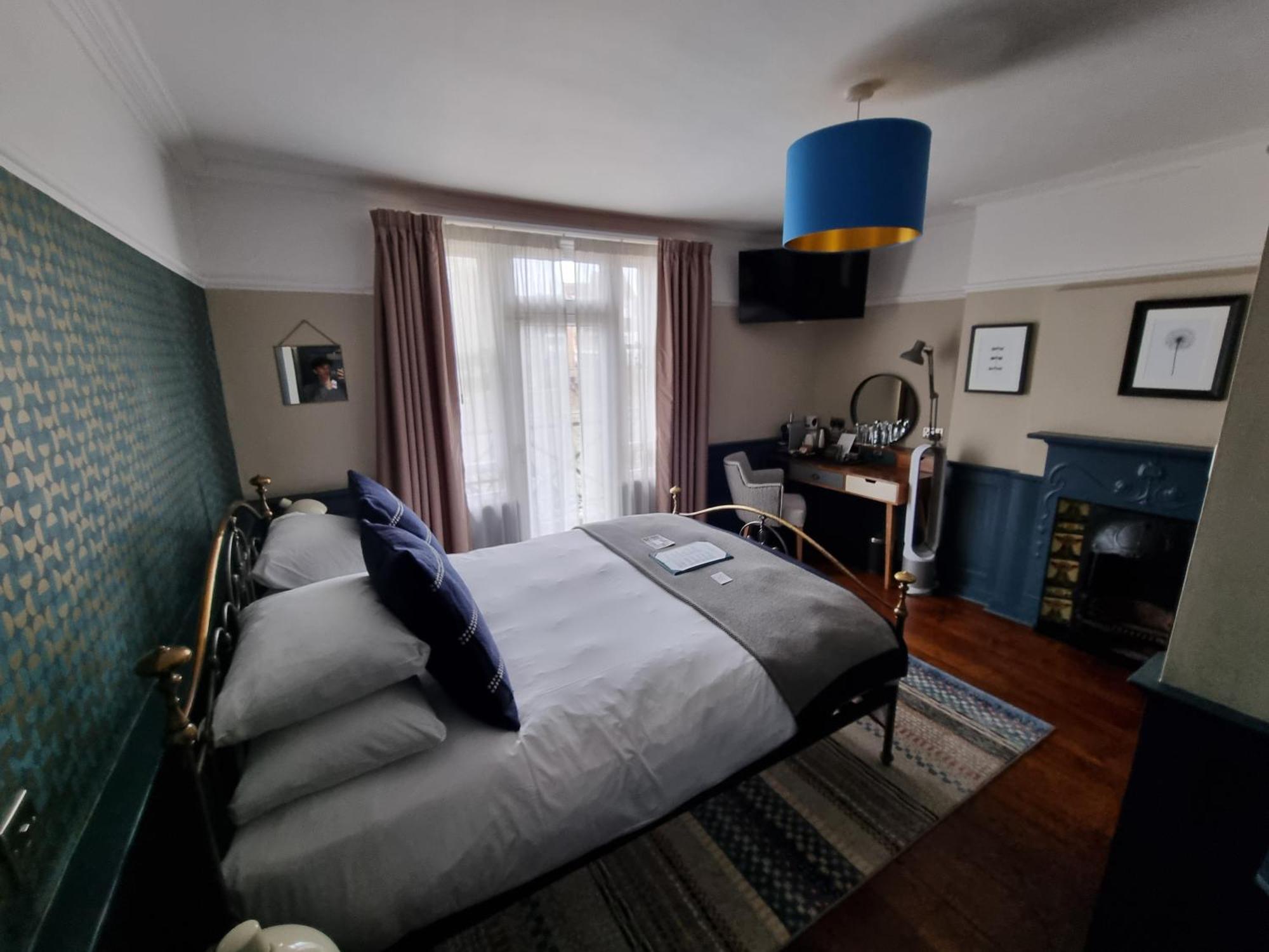 The Swan Hotel Staines-upon-Thames Esterno foto