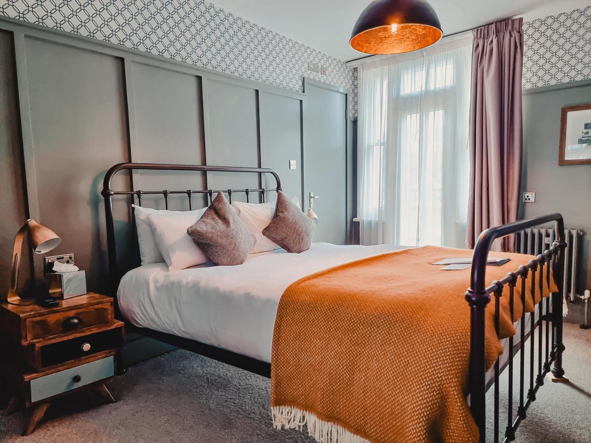 The Swan Hotel Staines-upon-Thames Esterno foto