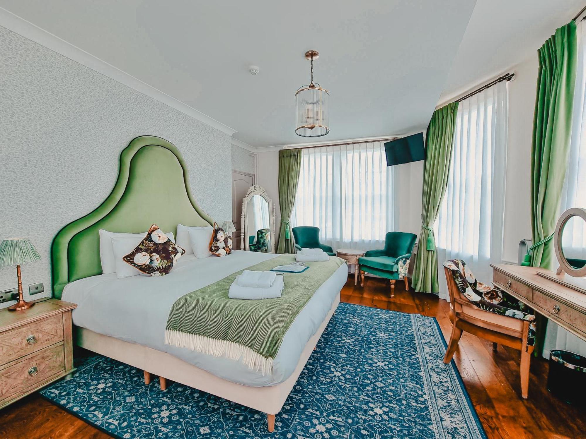 The Swan Hotel Staines-upon-Thames Esterno foto