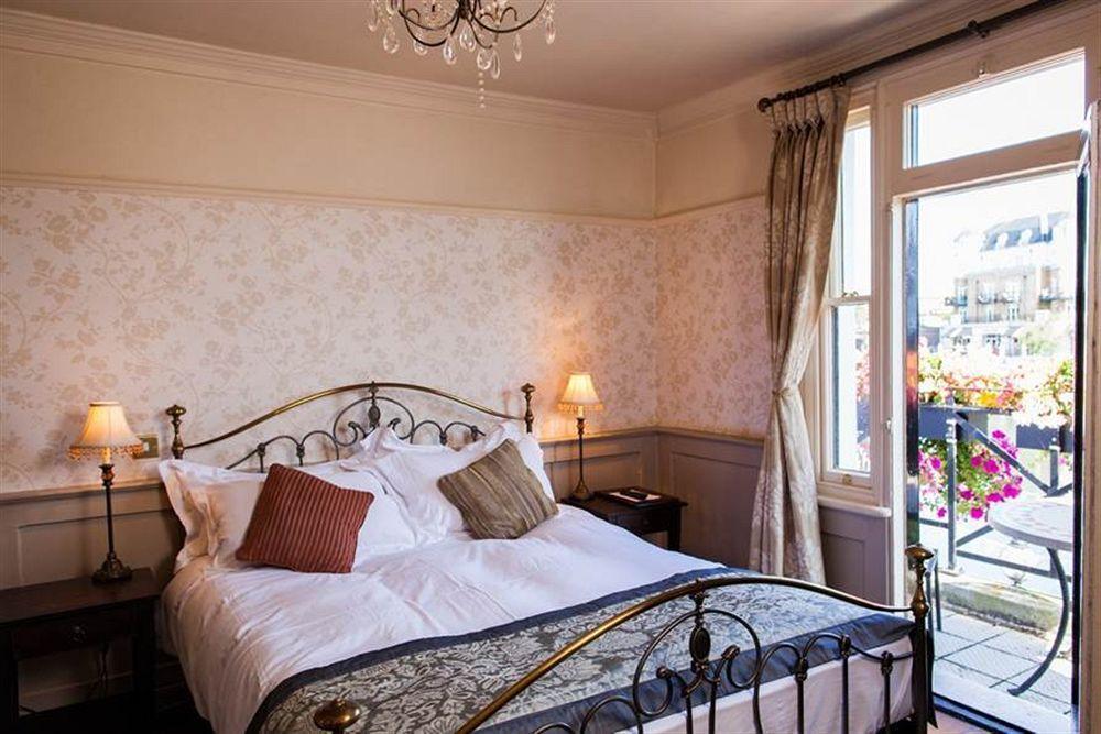 The Swan Hotel Staines-upon-Thames Esterno foto