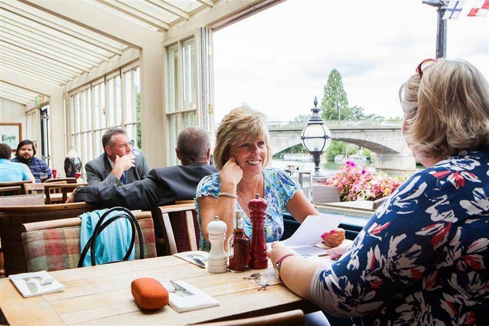 The Swan Hotel Staines-upon-Thames Esterno foto