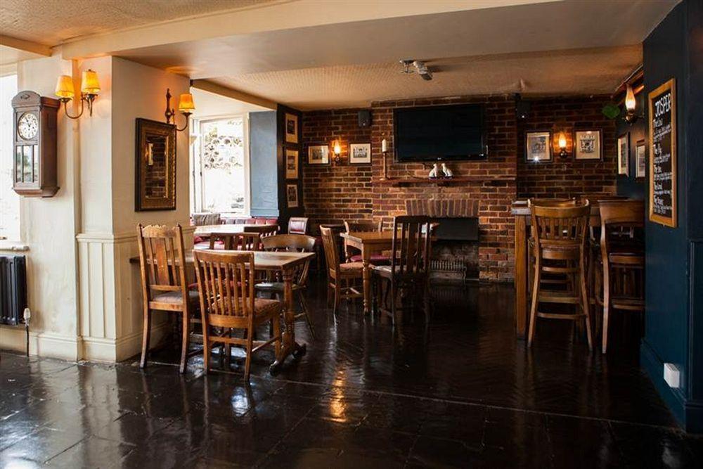 The Swan Hotel Staines-upon-Thames Esterno foto