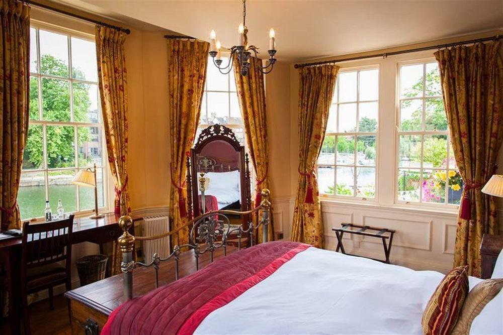The Swan Hotel Staines-upon-Thames Esterno foto