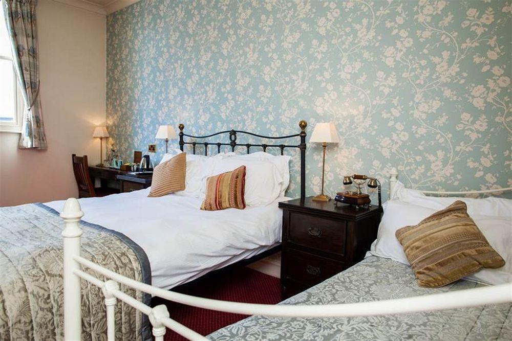 The Swan Hotel Staines-upon-Thames Esterno foto
