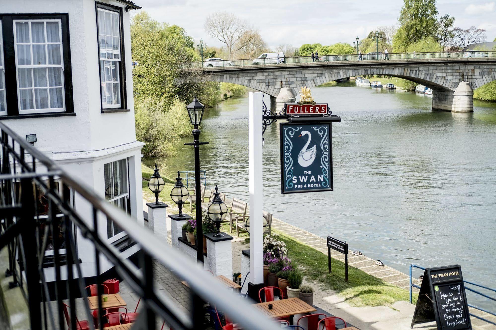 The Swan Hotel Staines-upon-Thames Esterno foto