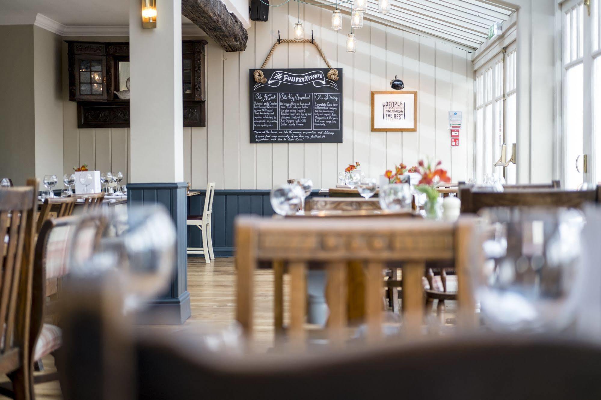 The Swan Hotel Staines-upon-Thames Esterno foto